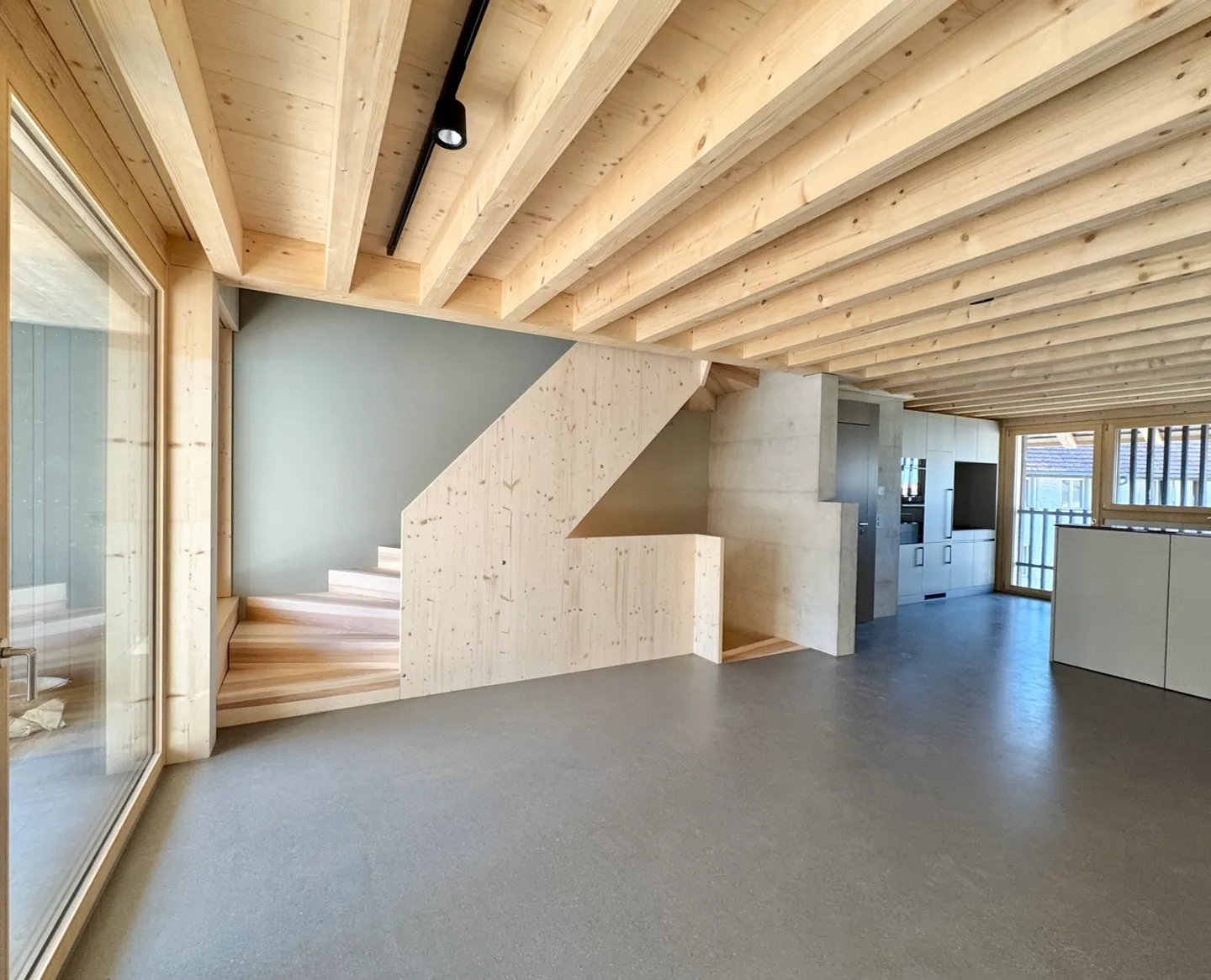 Maison de 3,5 pièces attenante, ascenseur, top aménagement - Photo 1 sur 6