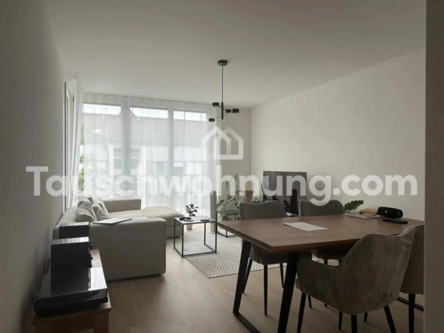 Exchange Apartment Modern, Spacious 3.5-Room Apartment for Exchange with Smaller One - Photo 1 of 7