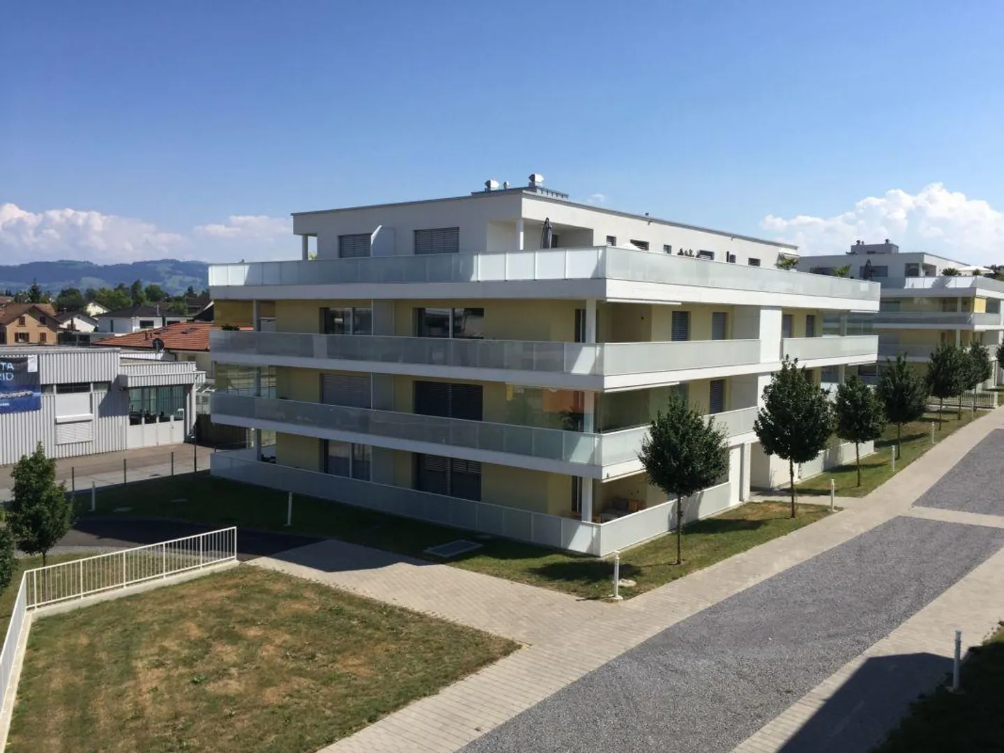 Ampio appartamento di 4,5 stanze in standard di proprietà - Foto 1 di 13