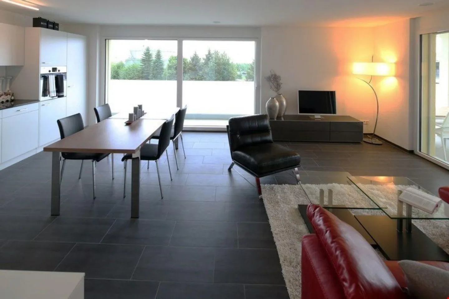 Ampio appartamento di 4,5 stanze in standard di proprietà - Foto 4 di 13