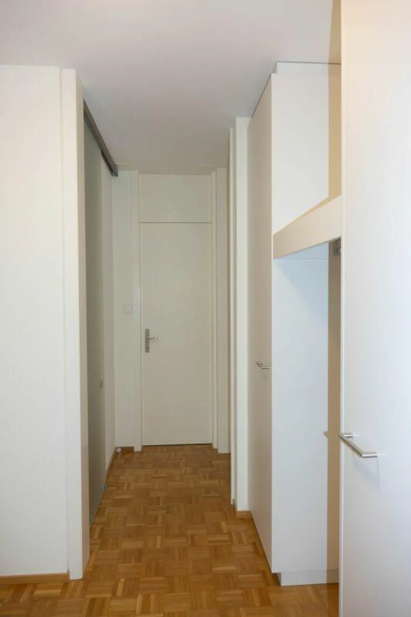 Bellissimo appartamento di 4.5 stanze con camino e lavatrice privata nel bagno - Foto 13 di 15