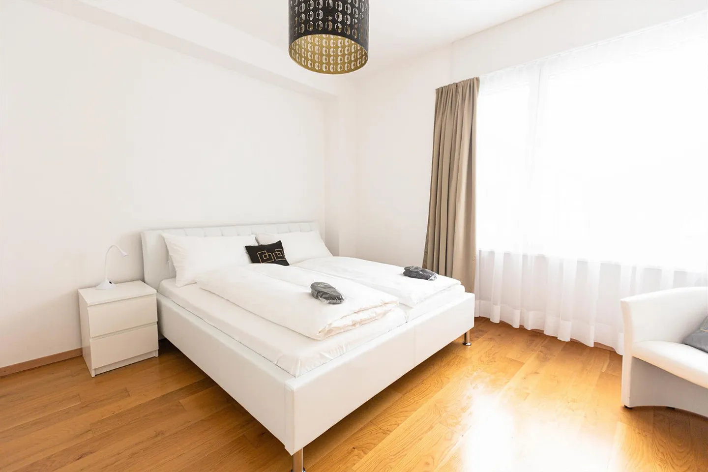 Luxuriöse möblierte 2.5-Zimmer-Wohnung mit Service im Zentrum von Biel - Foto 3 von 16