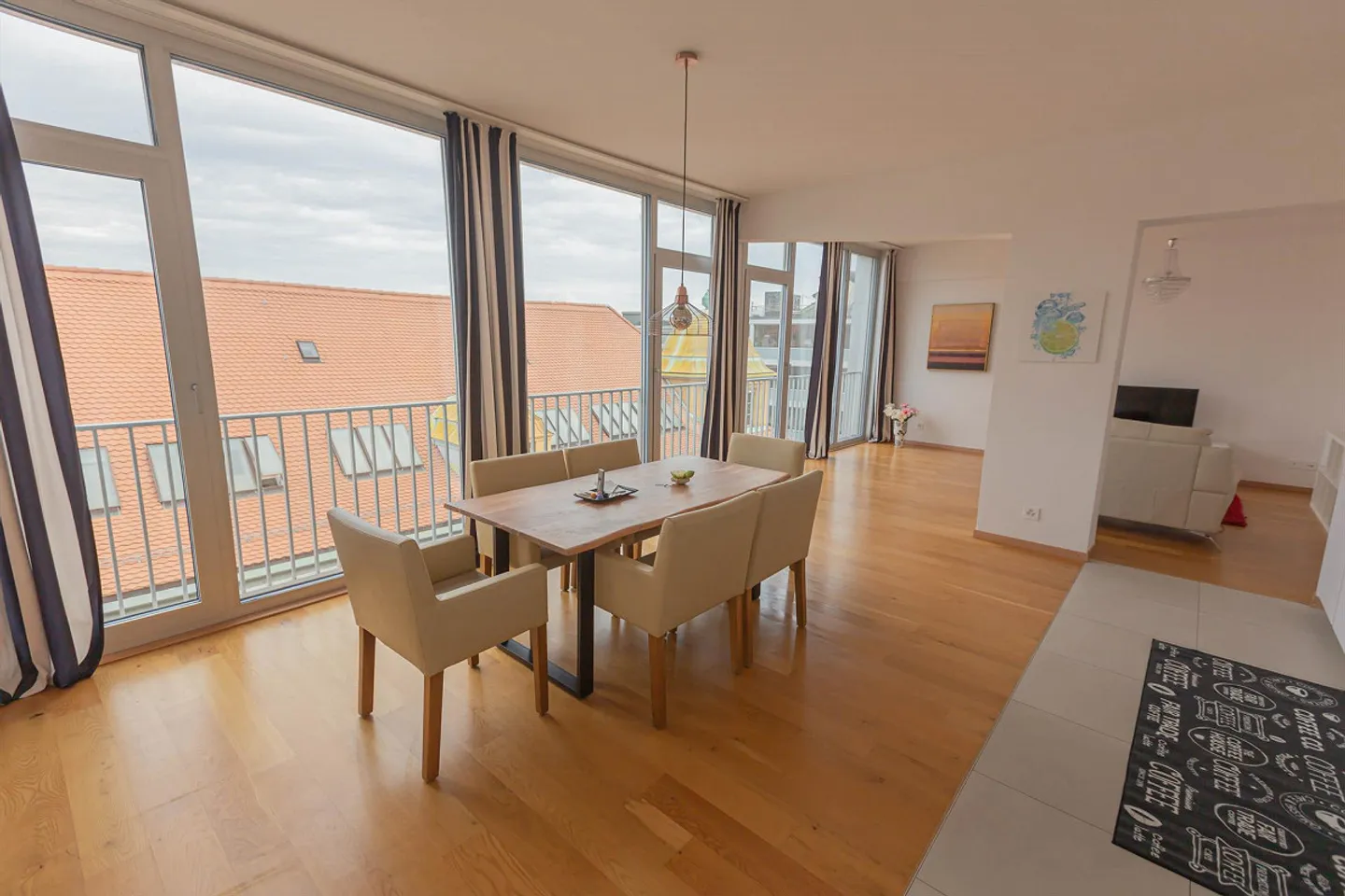 Luxuriöse möblierte 2.5-Zimmer-Wohnung mit Service im Zentrum von Biel - Foto 2 von 16