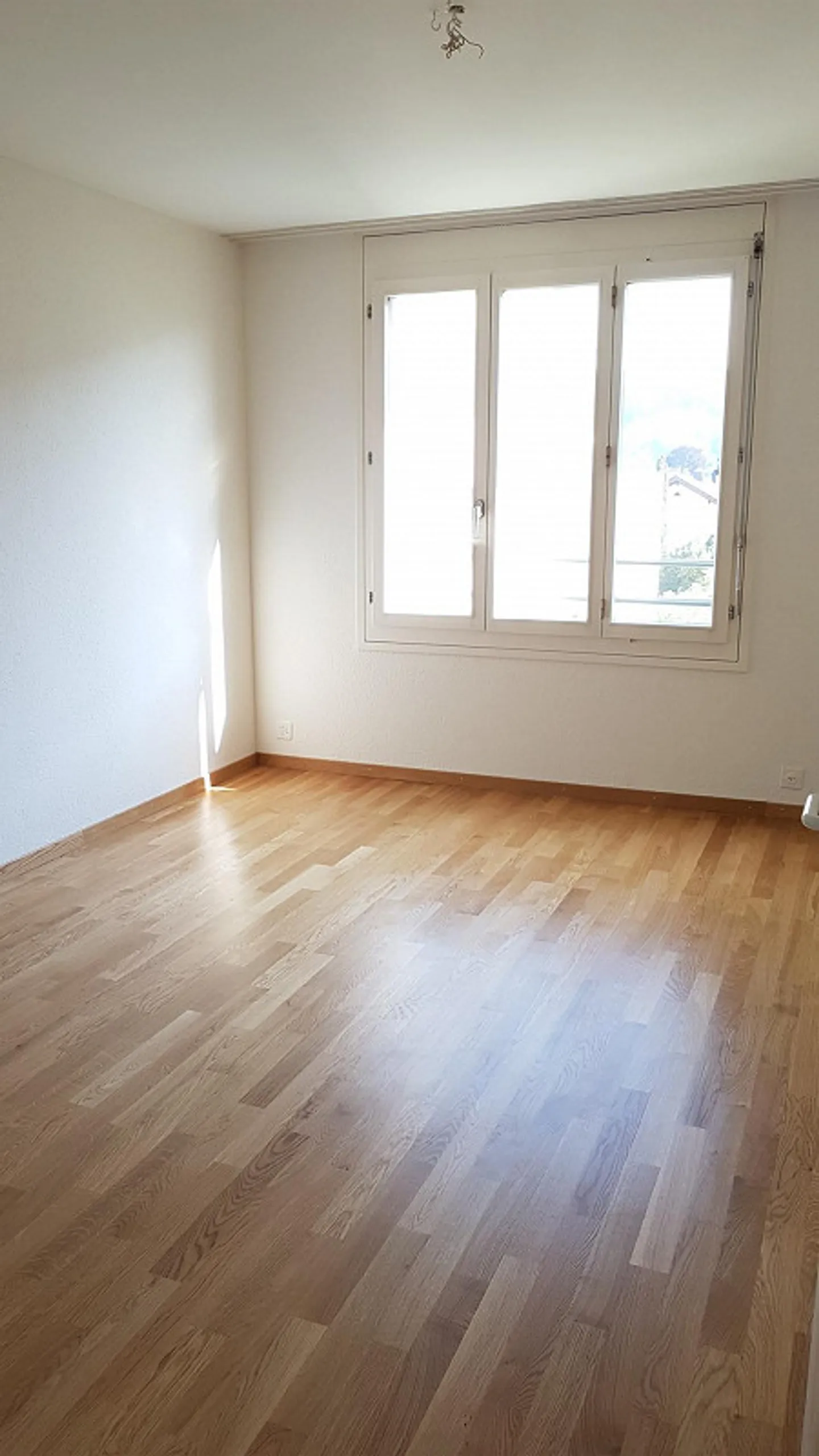Appartamento soleggiato e luminoso con camino - Foto 7 di 12