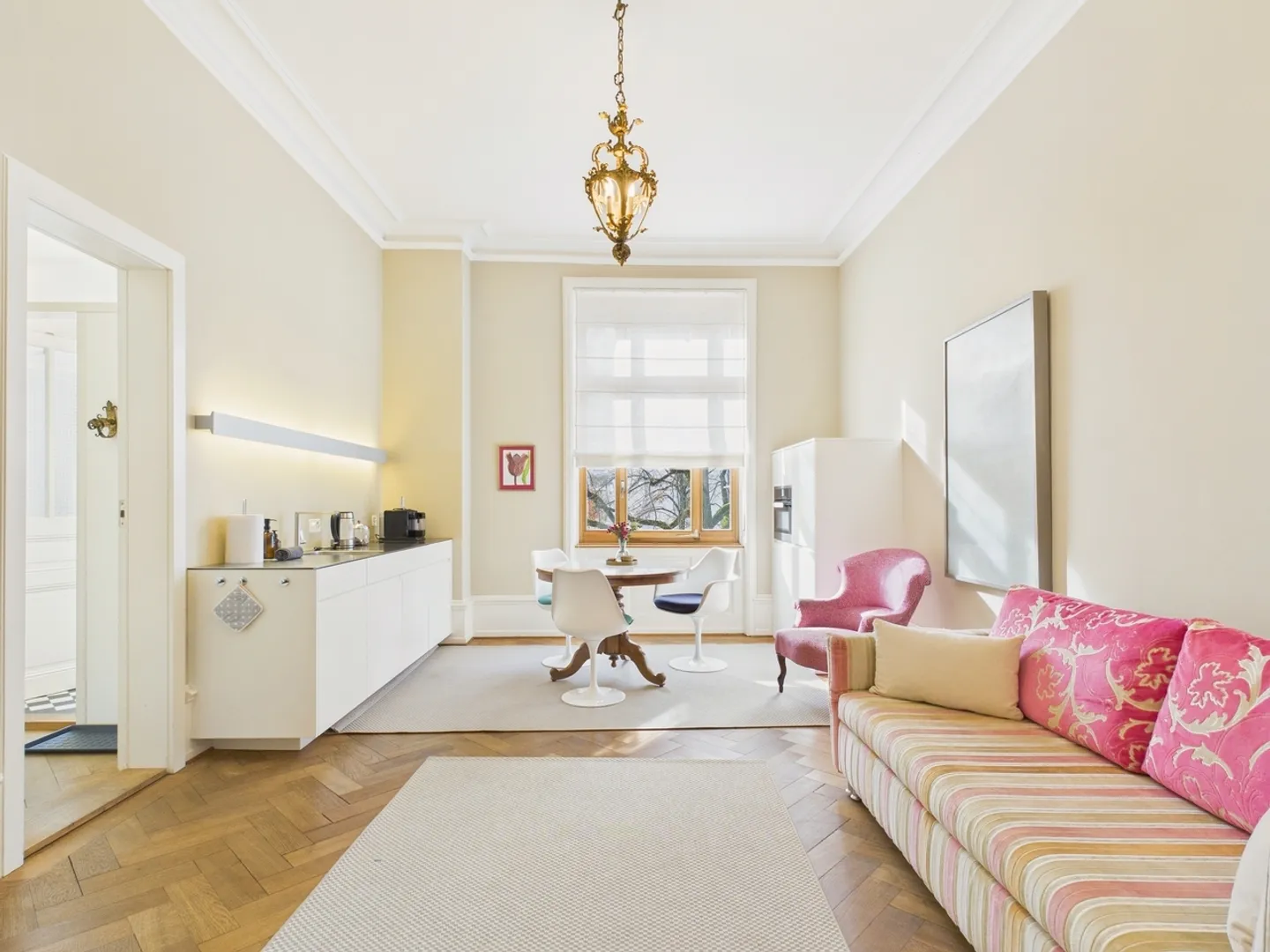 Elegante 2,5-Zimmer-Wohnung in einer historischen Jugendstilvilla in Basel - Foto 1 von 11