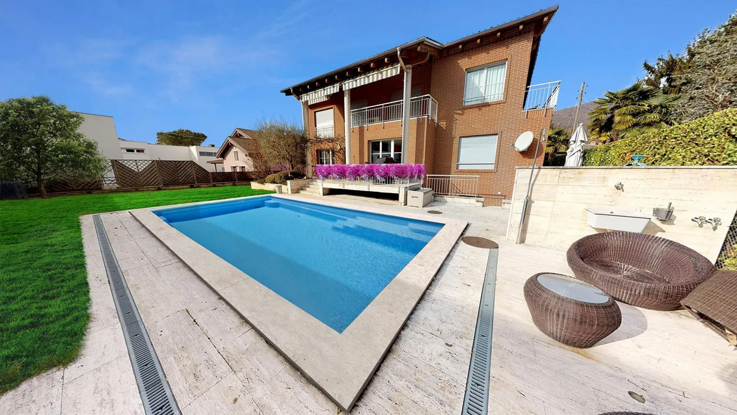 Caslano – Villa moderne avec piscine, jardin et studio indépendant - Photo 2 sur 30