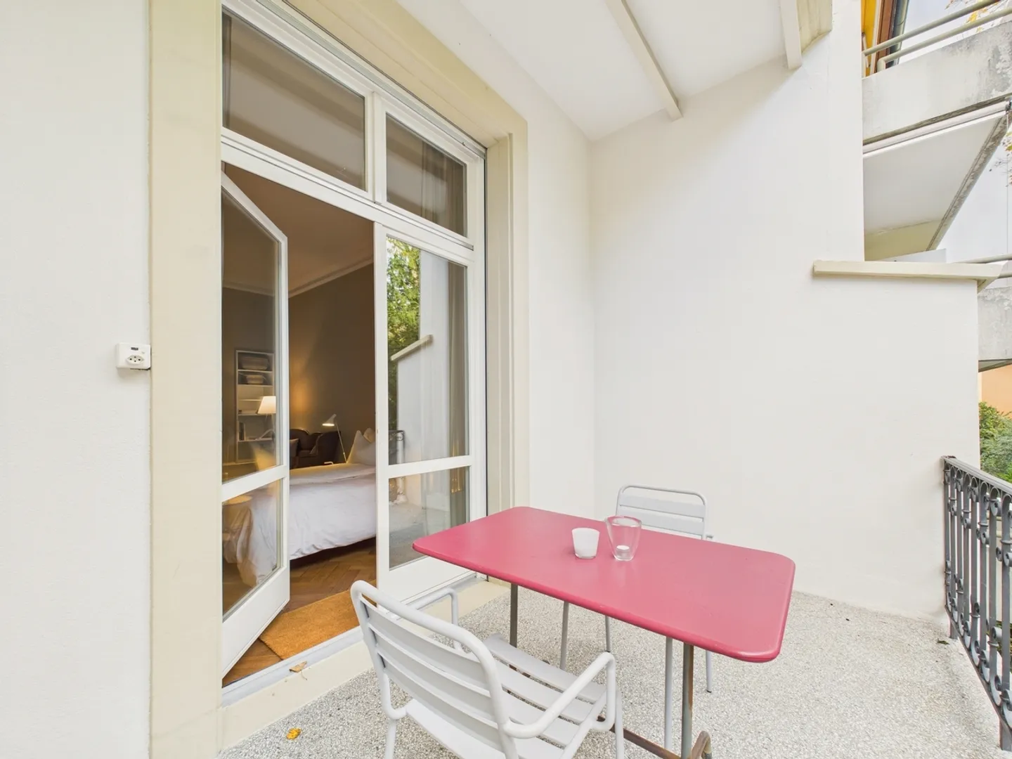 Elegante 2,5-Zimmer-Wohnung in einer historischen Jugendstilvilla in Basel - Foto 10 von 11