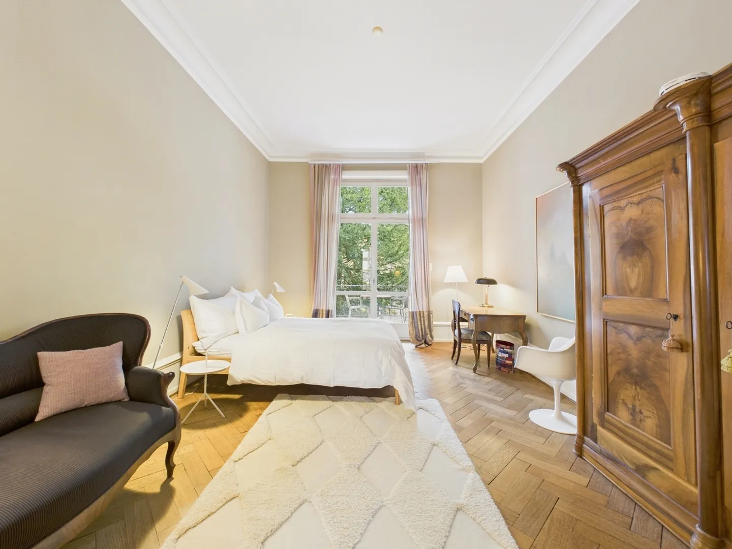 Elegante 2,5-Zimmer-Wohnung in einer historischen Jugendstilvilla in Basel - Foto 5 von 11