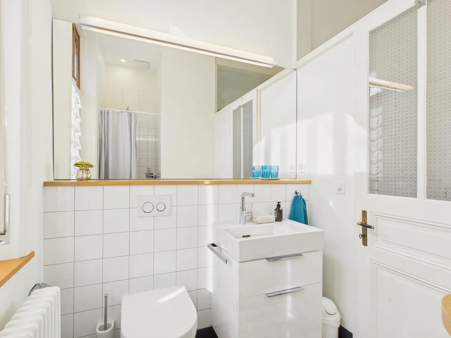 Elegante 2,5-Zimmer-Wohnung in einer historischen Jugendstilvilla in Basel - Foto 8 von 11