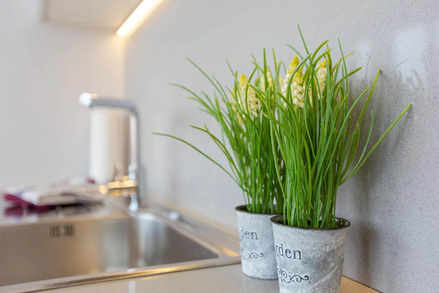 Luxuriöse möblierte 2.5-Zimmer-Wohnung mit Service im Zentrum von Biel - Foto 12 von 16