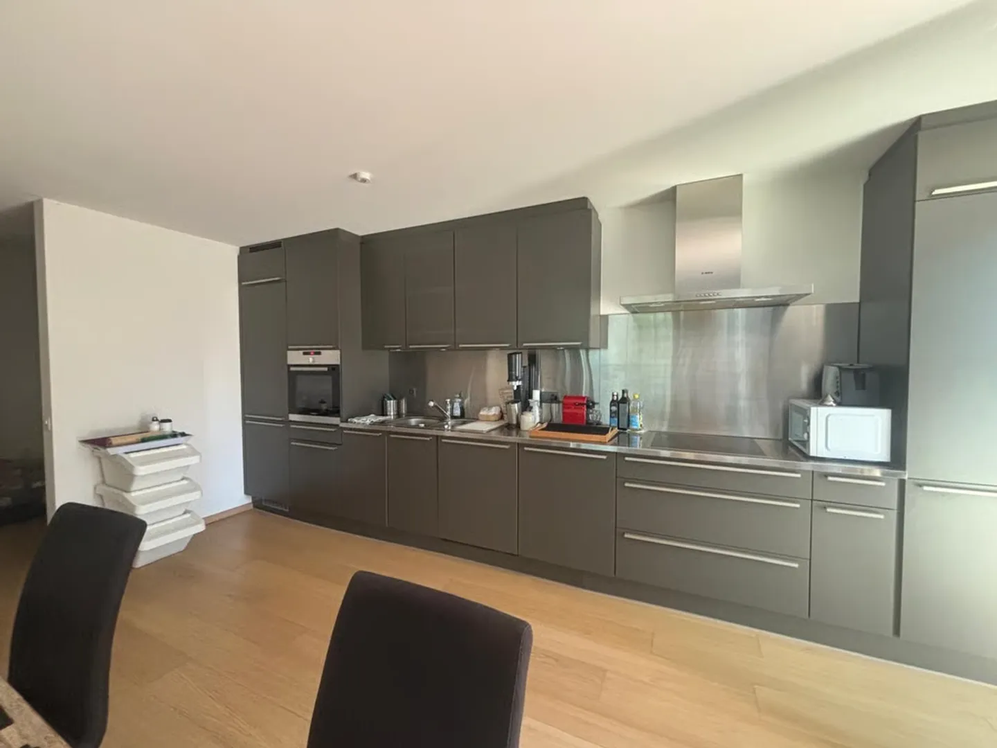 4.5 rooms with lake view, close to highway and public transport - Photo 5 of 12