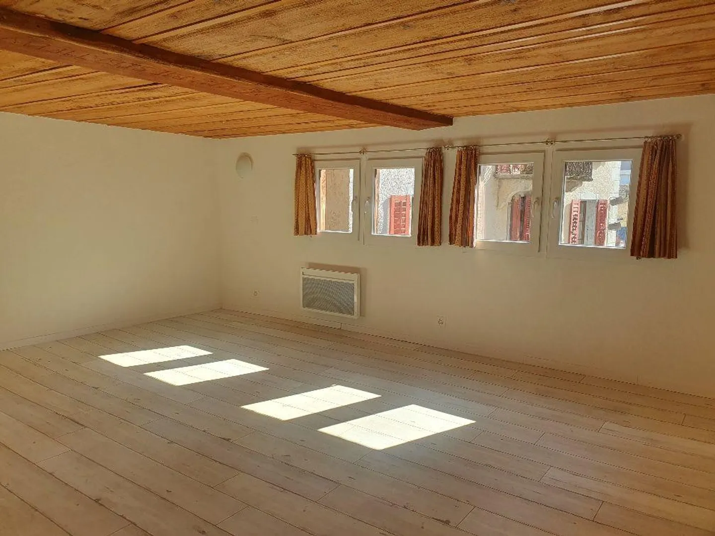 Wohnung in einem Dorfhaus | Zu ergreifen! - Foto 1 von 13