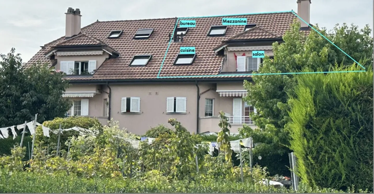 Wohnung im Doppelstock mit 5 Zimmern, Balkon und Innen- und Außenparkplätzen - Foto 21 di 23
