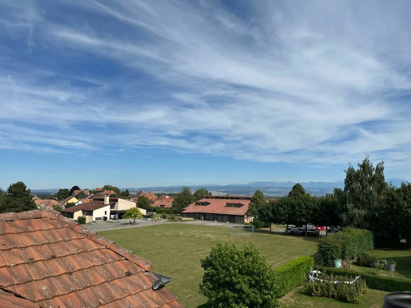 Wohnung im Doppelstock mit 5 Zimmern, Balkon und Innen- und Außenparkplätzen - Foto 22 di 23