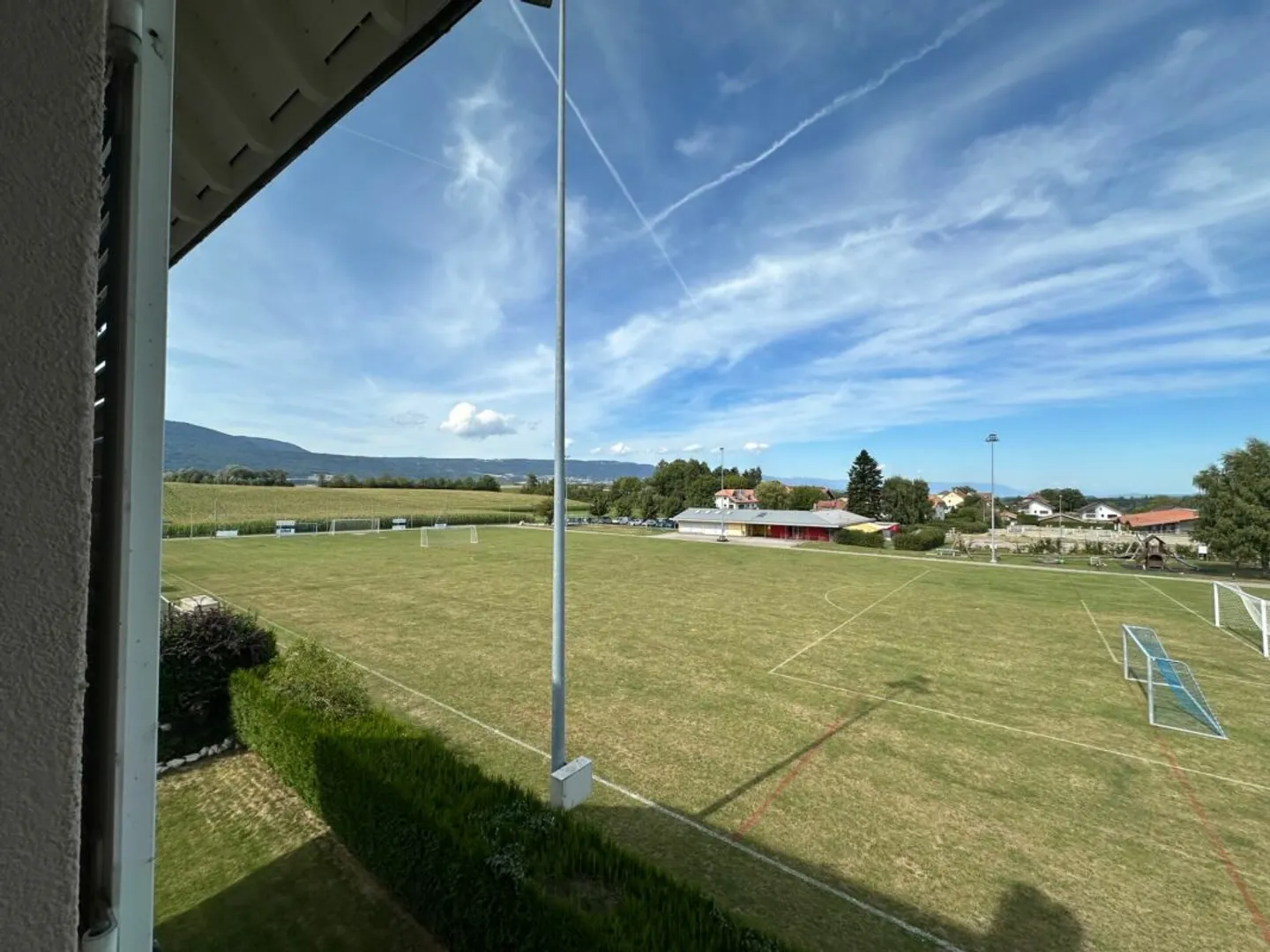 Wohnung im Doppelstock mit 5 Zimmern, Balkon und Innen- und Außenparkplätzen - Foto 23 di 23