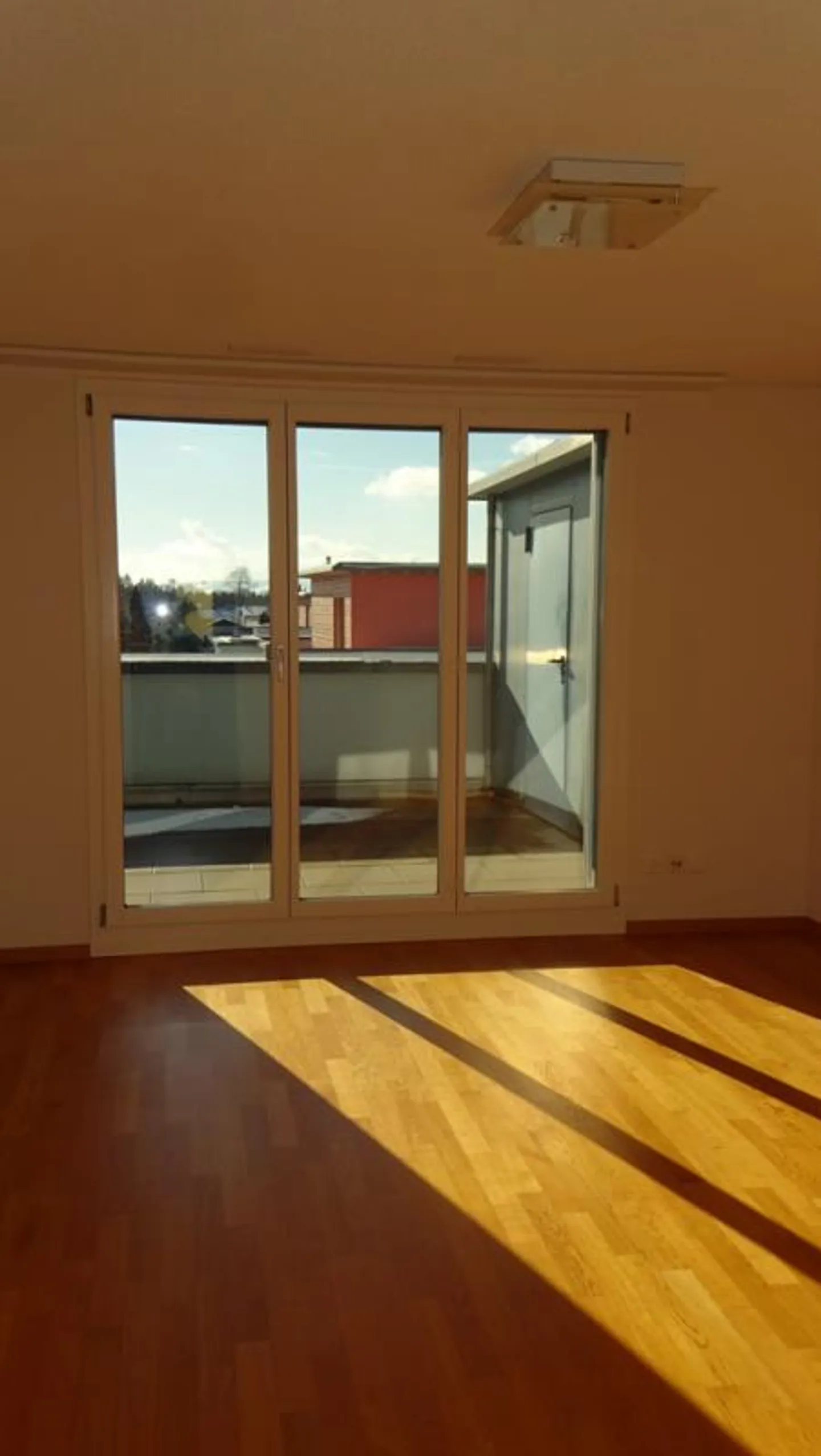 Modernes Attikawohnung in zentraler Lage - Foto 3 von 9