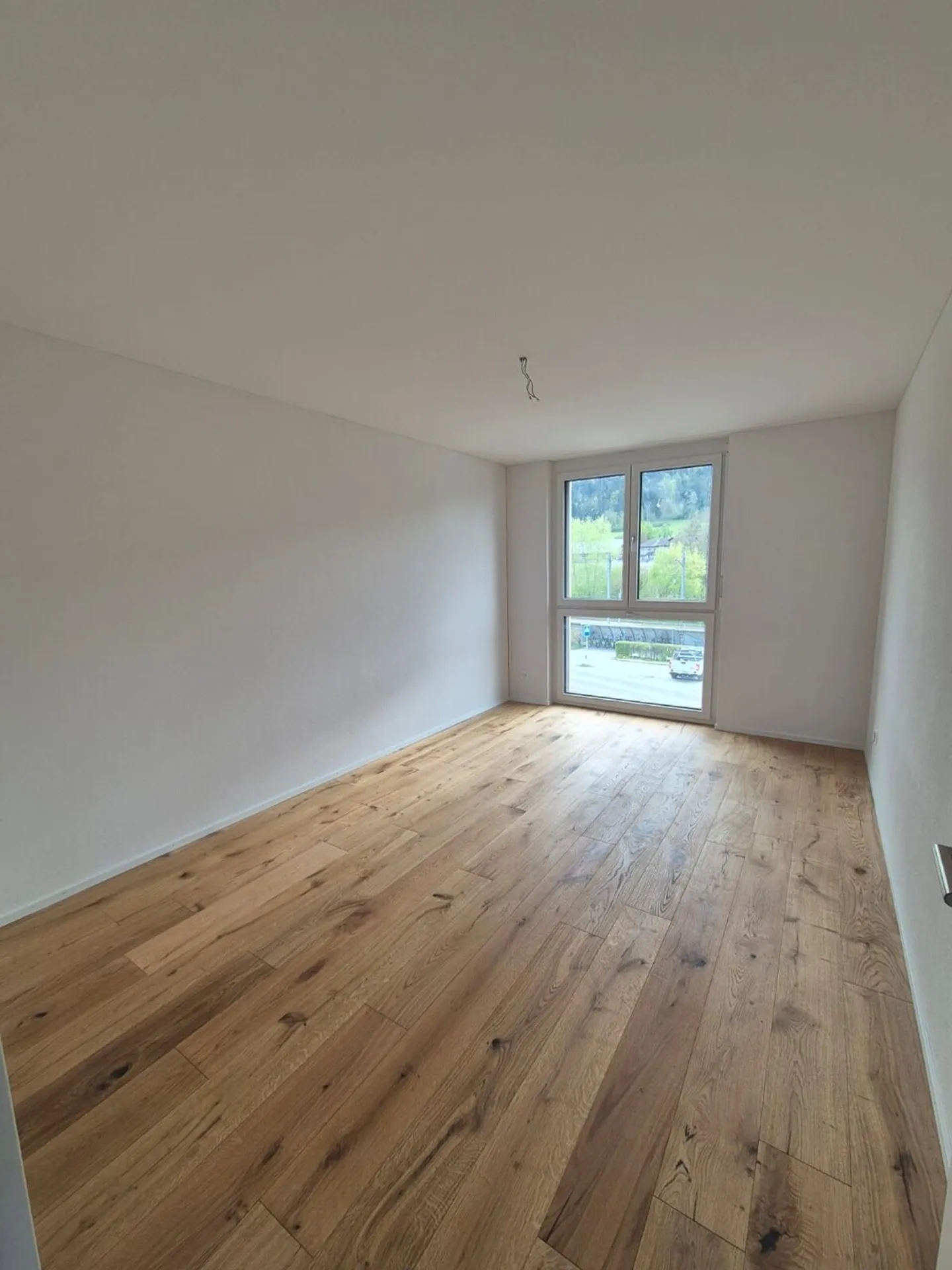 New 2.5-Room Apartment with Terrace - Photo 4 of 8