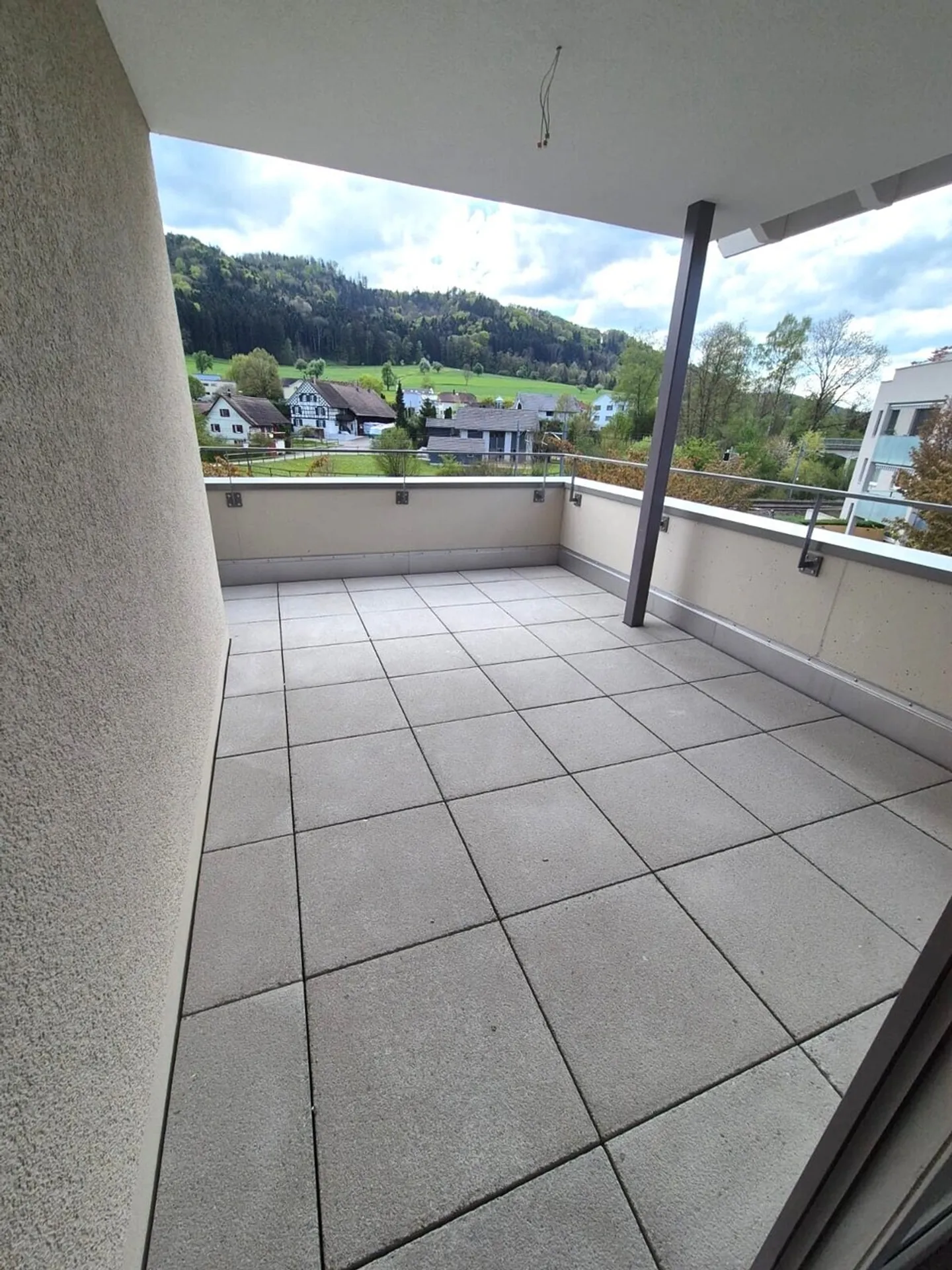 New 2.5-Room Apartment with Terrace - Photo 7 of 8