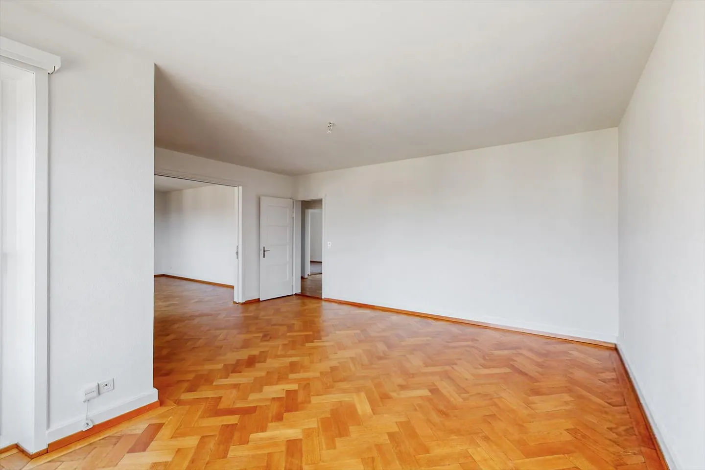 Zentrale Wohnung mit viel Raum zum Wohlfühlen! - Foto 3 von 10