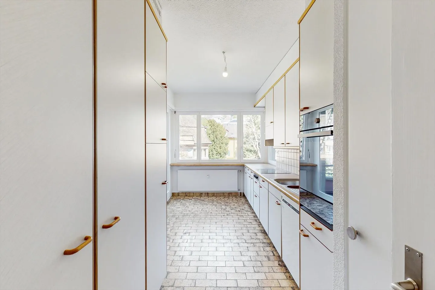 Zentrale Wohnung mit viel Raum zum Wohlfühlen! - Foto 8 von 10