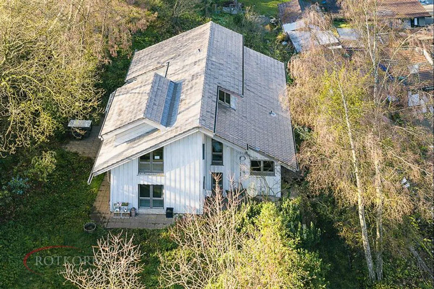 Geräumiges Einfamilienhaus mit Lagerhalle - Foto 3 von 24