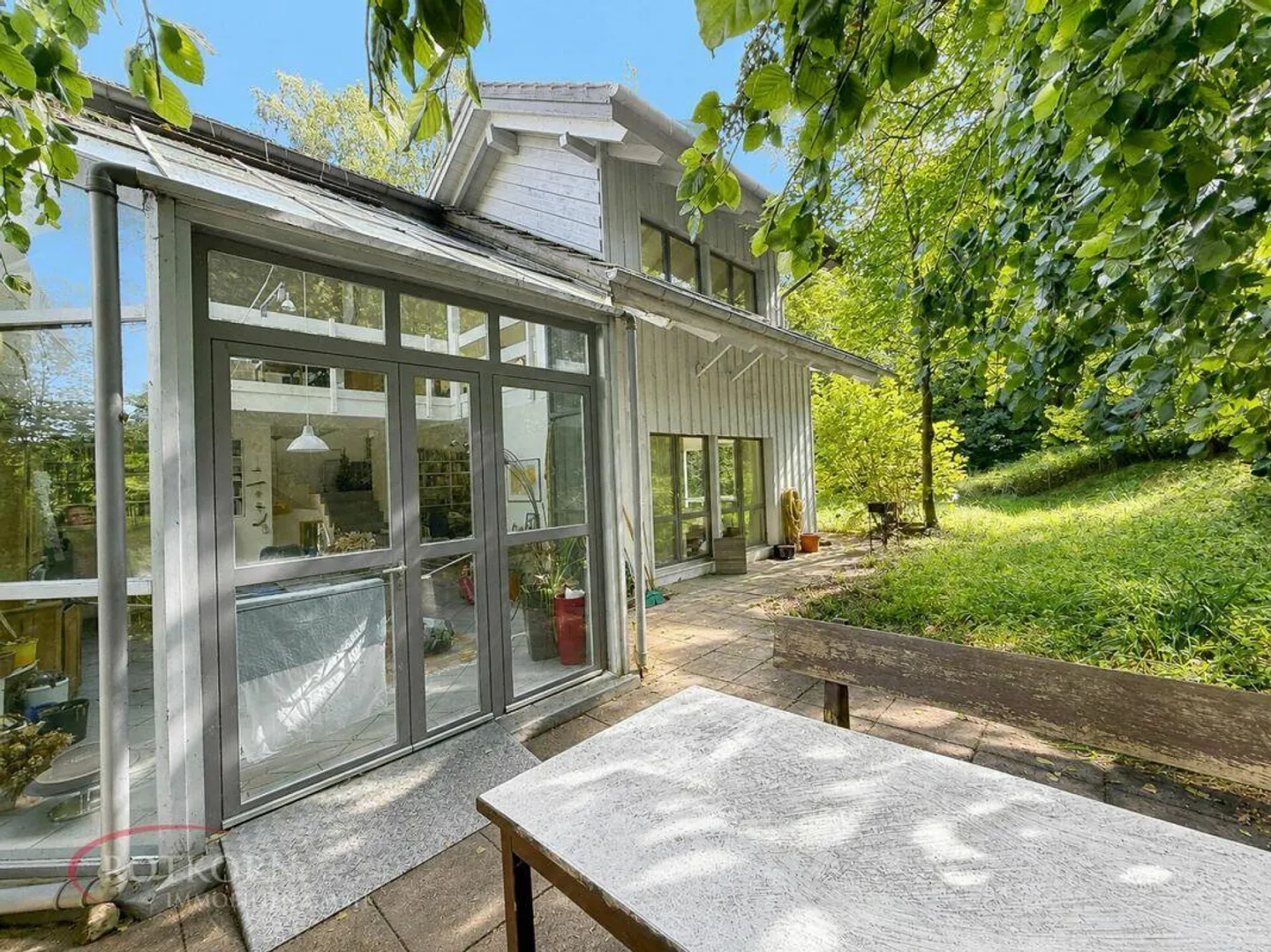 Geräumiges Einfamilienhaus mit Lagerhalle - Foto 4 von 24