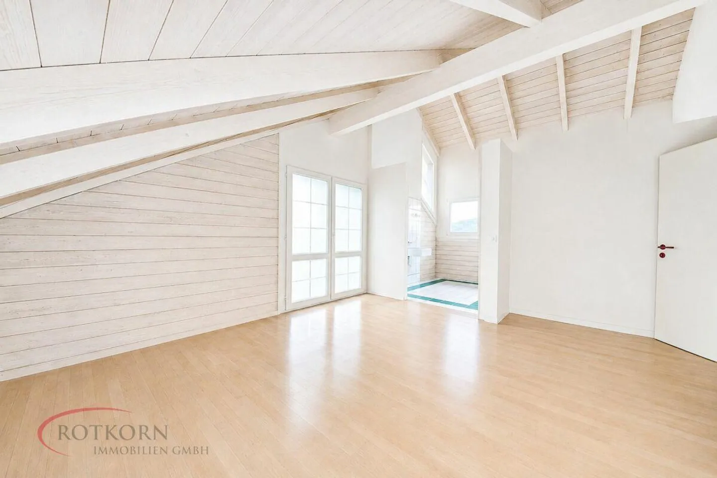 Geräumiges Einfamilienhaus mit Lagerhalle - Foto 23 von 24
