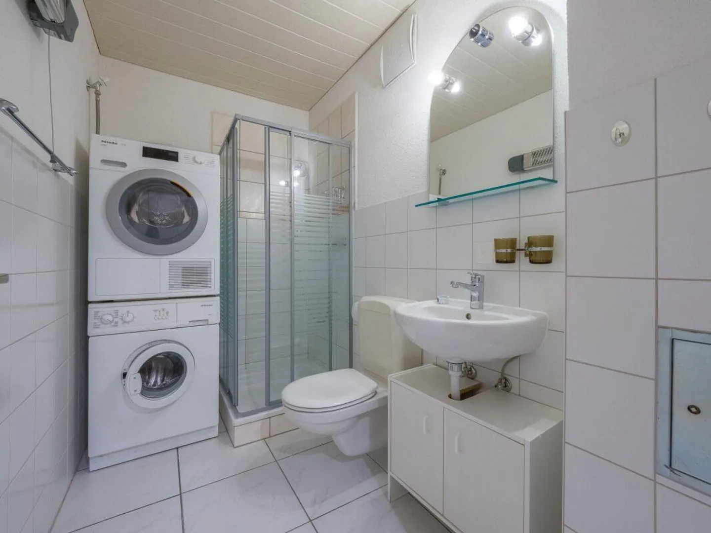 Appartement ensoleillé de 3,5 pièces avec chambre d'amis séparée (salle de loisirs) - Photo 12 sur 13
