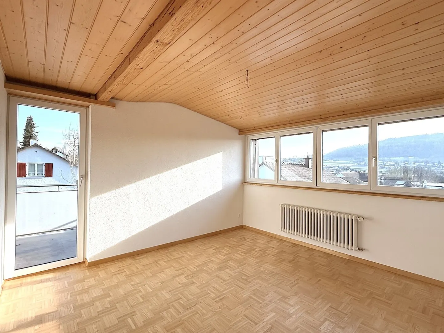 Cozy 3-Room Attic Apartment - Photo 10 of 13