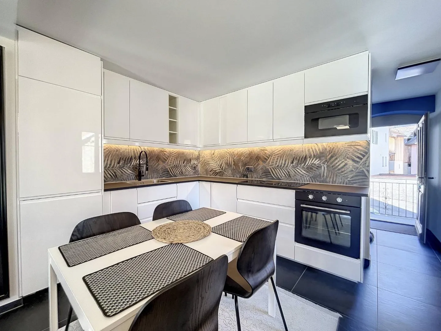 Haus mit 2 Wohnungen, im Herzen des Dorfes Saint-Gingolph gelegen - Foto 2 von 13