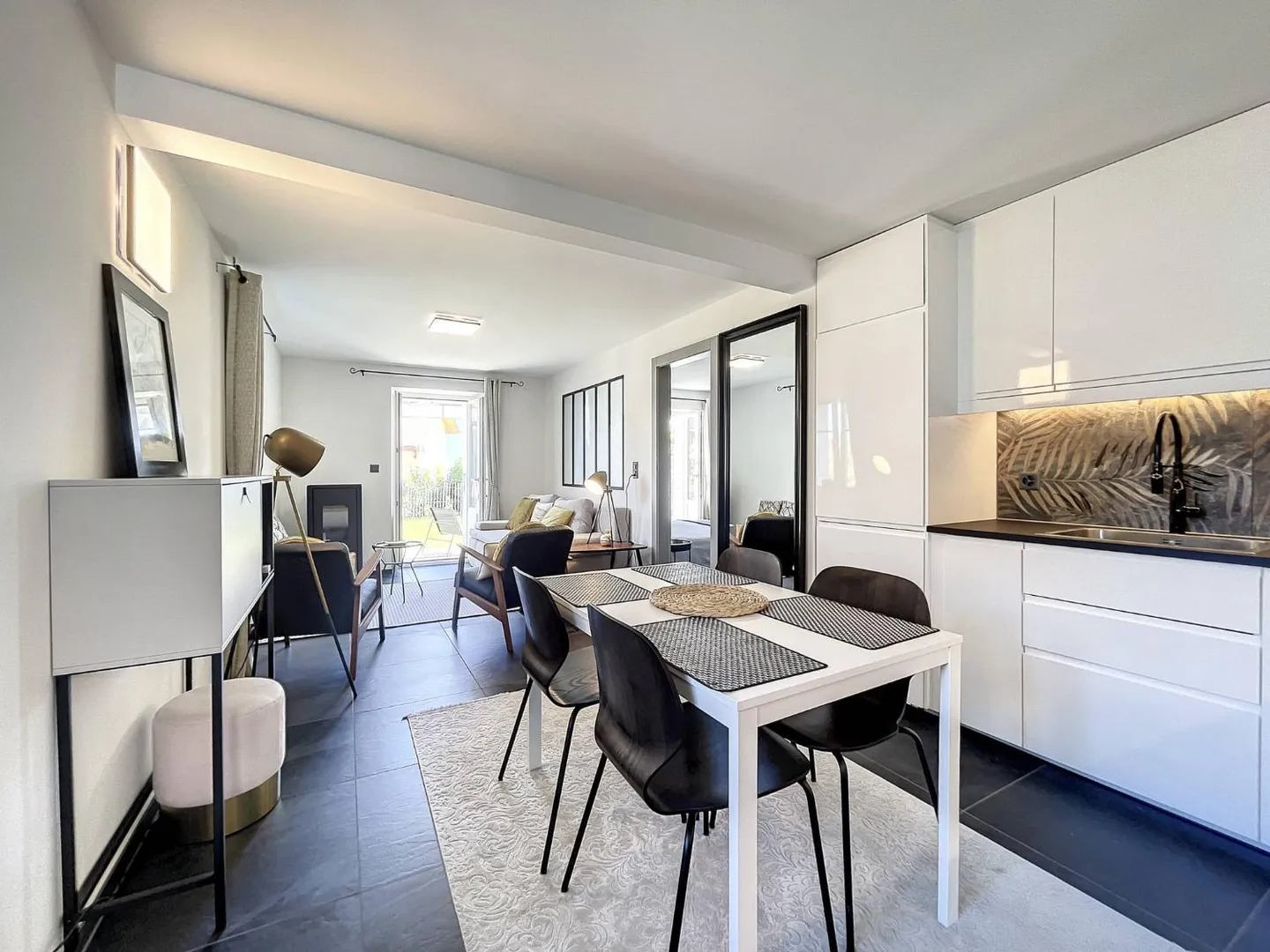 Haus mit 2 Wohnungen, im Herzen des Dorfes Saint-Gingolph gelegen - Foto 3 von 13