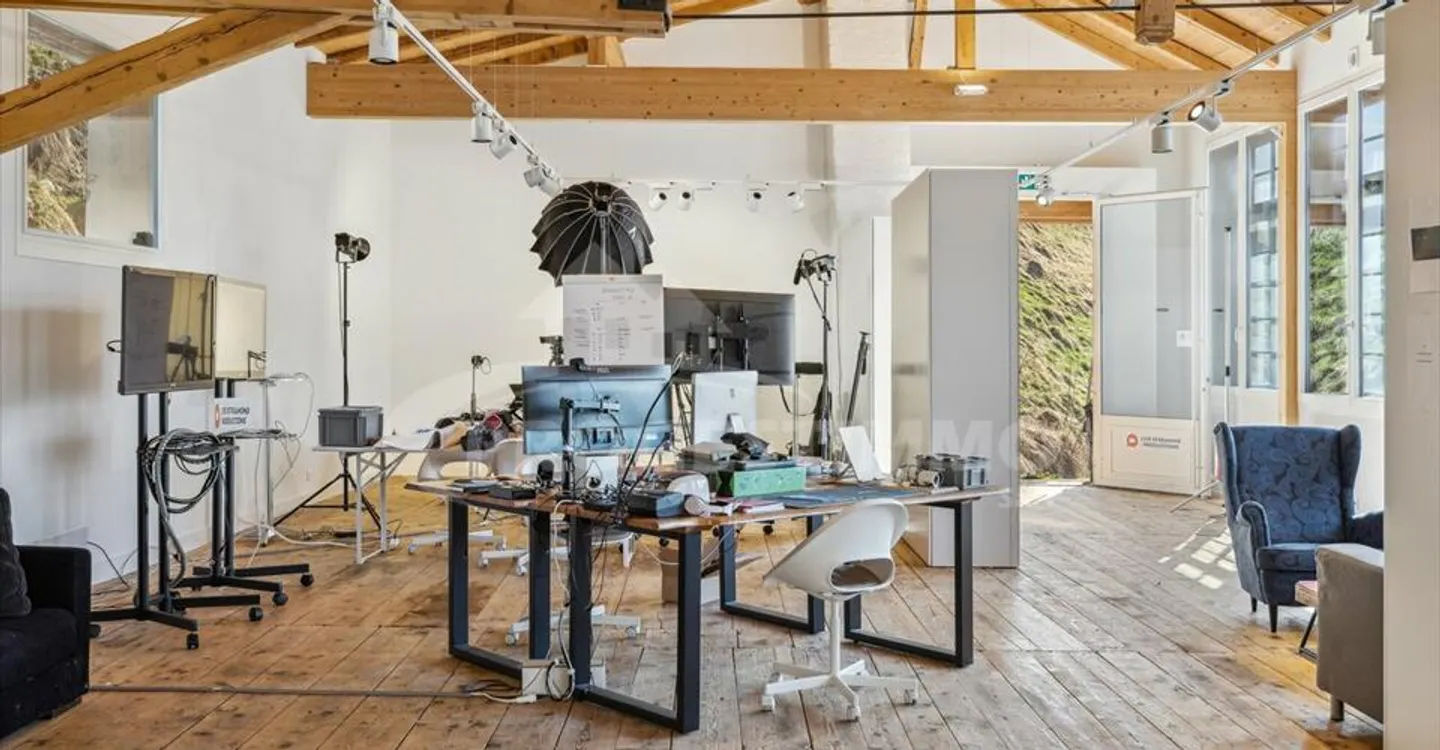 Modern Commercial Space for Rent - Photo 6 of 10