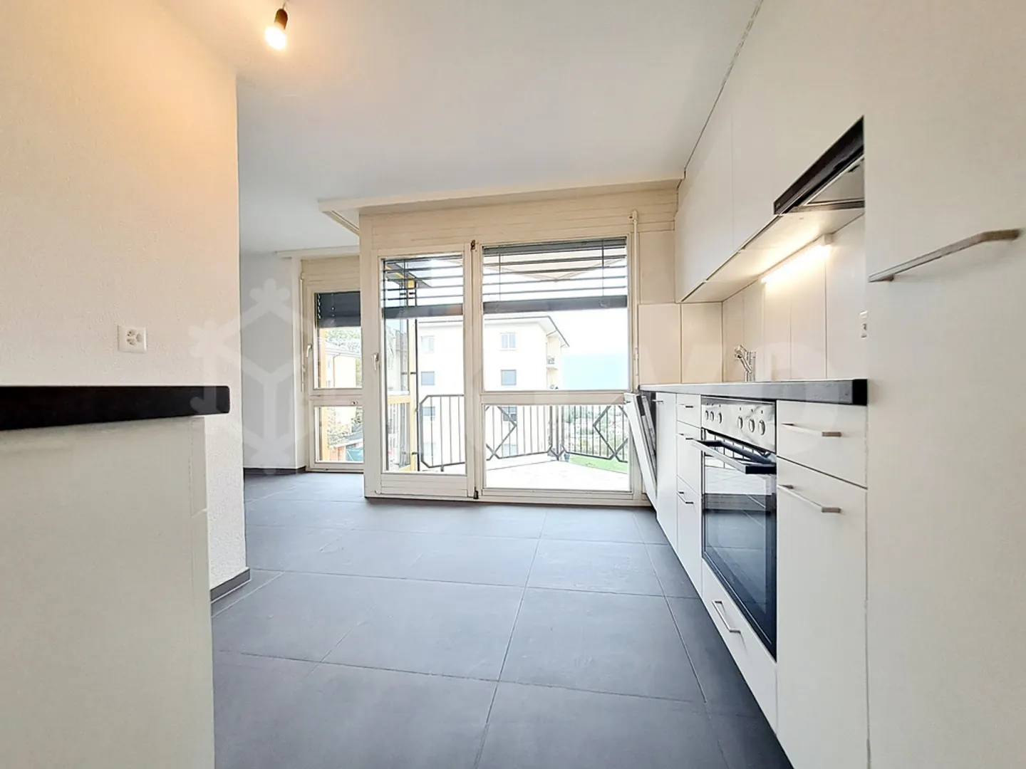 Appartement rénové près du lac - Photo 3 sur 11