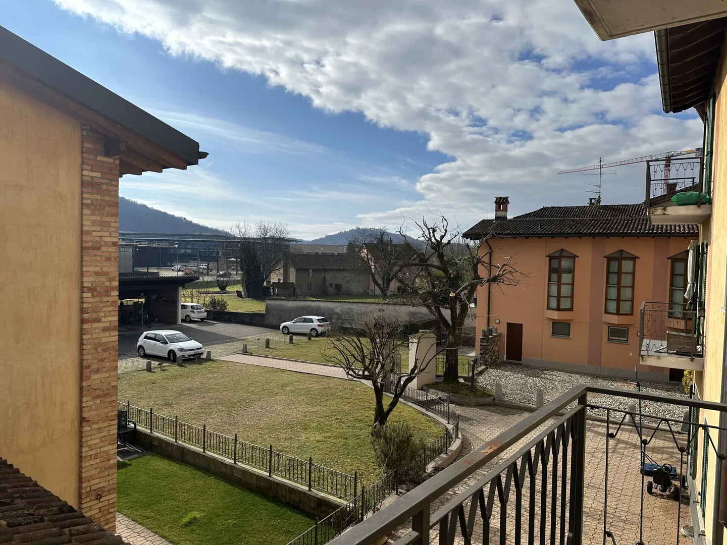 Charakteristische 2,5-Zimmer-Wohnung in einer versorgten Gegend - Foto 1 von 4