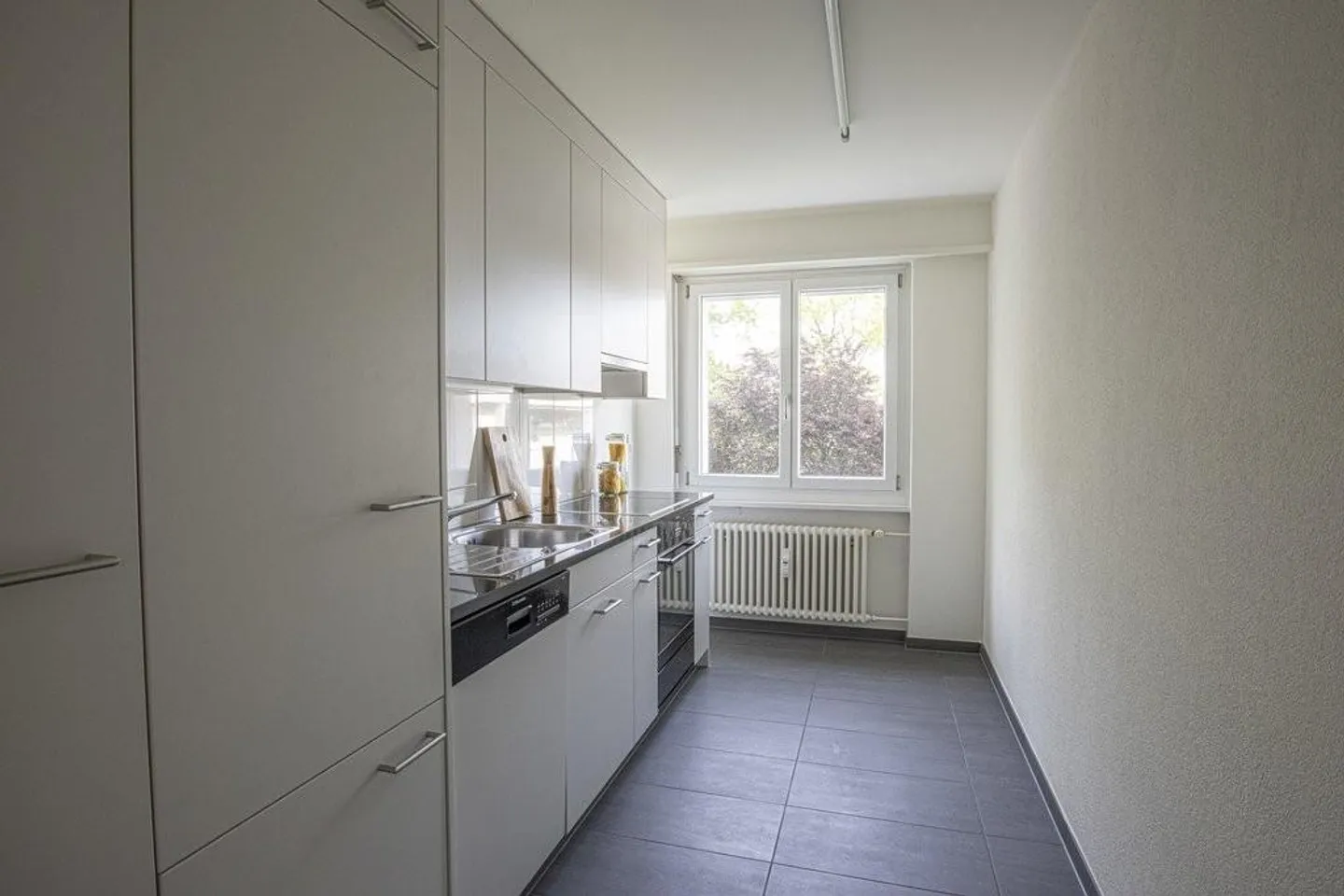 Sunny apartment with balcony - Photo 2 of 7