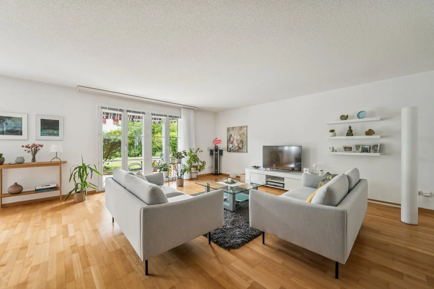 Charming Garden Apartment - Photo 2 of 8