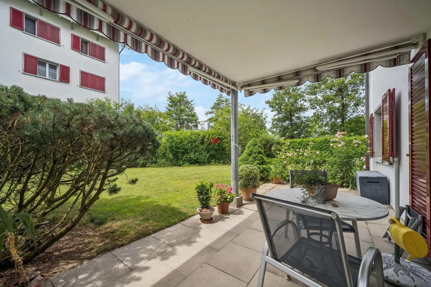 Charming Garden Apartment - Photo 3 of 8