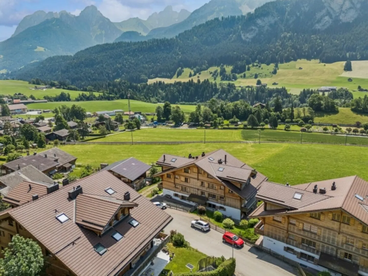 Luxurious Chalet Style over Two Floors – 5.5-Room Dream Home in Alpine Chic - Photo 12 of 13