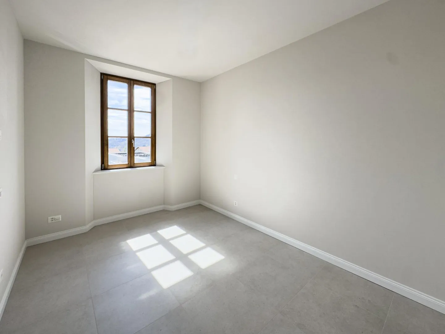 4.5 Zimmer in einer prächtigen historischen Villa, die kürzlich renoviert wurde - Foto 6 von 9