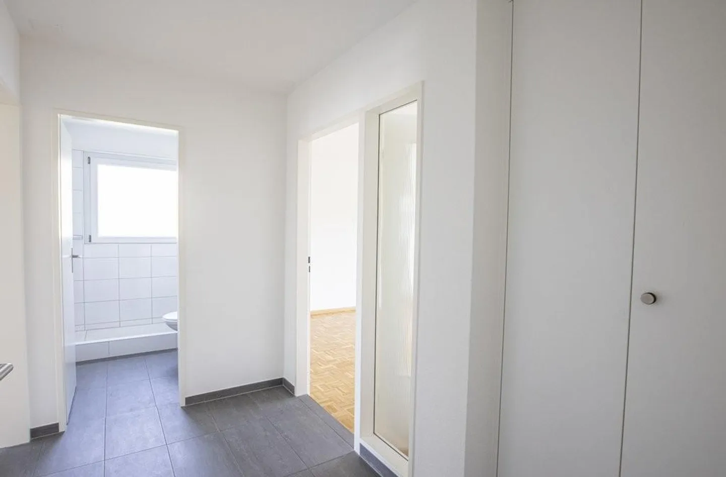 Sunny apartment with balcony - Photo 6 of 7