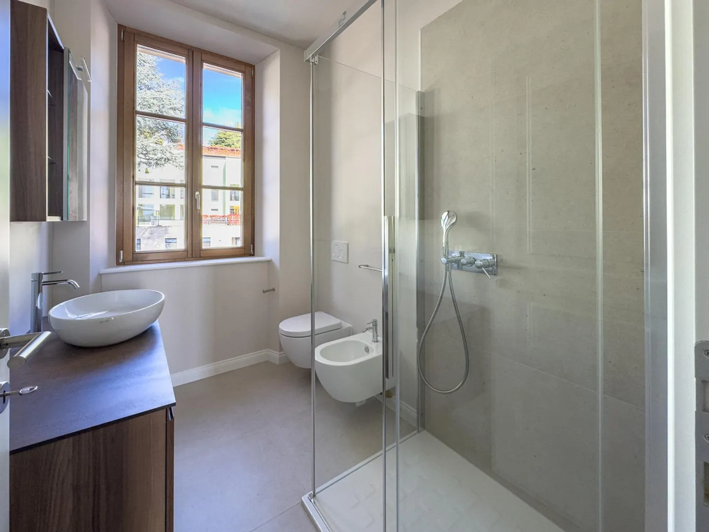 4.5 Zimmer in einer prächtigen historischen Villa, die kürzlich renoviert wurde - Foto 7 von 9