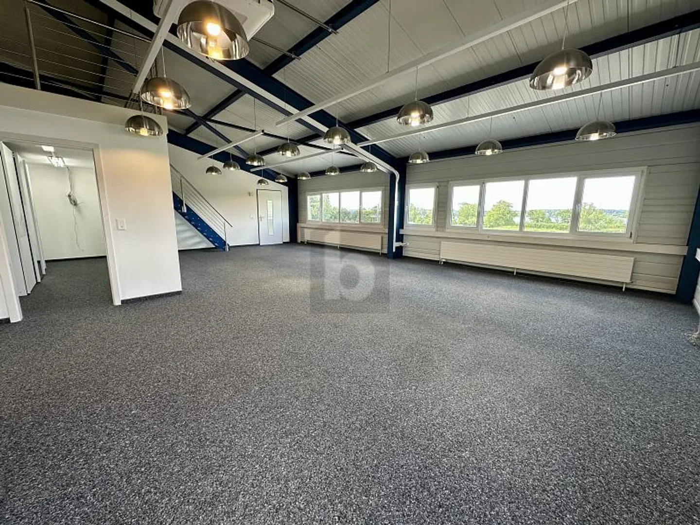 Office space for rent - Photo 2 of 6