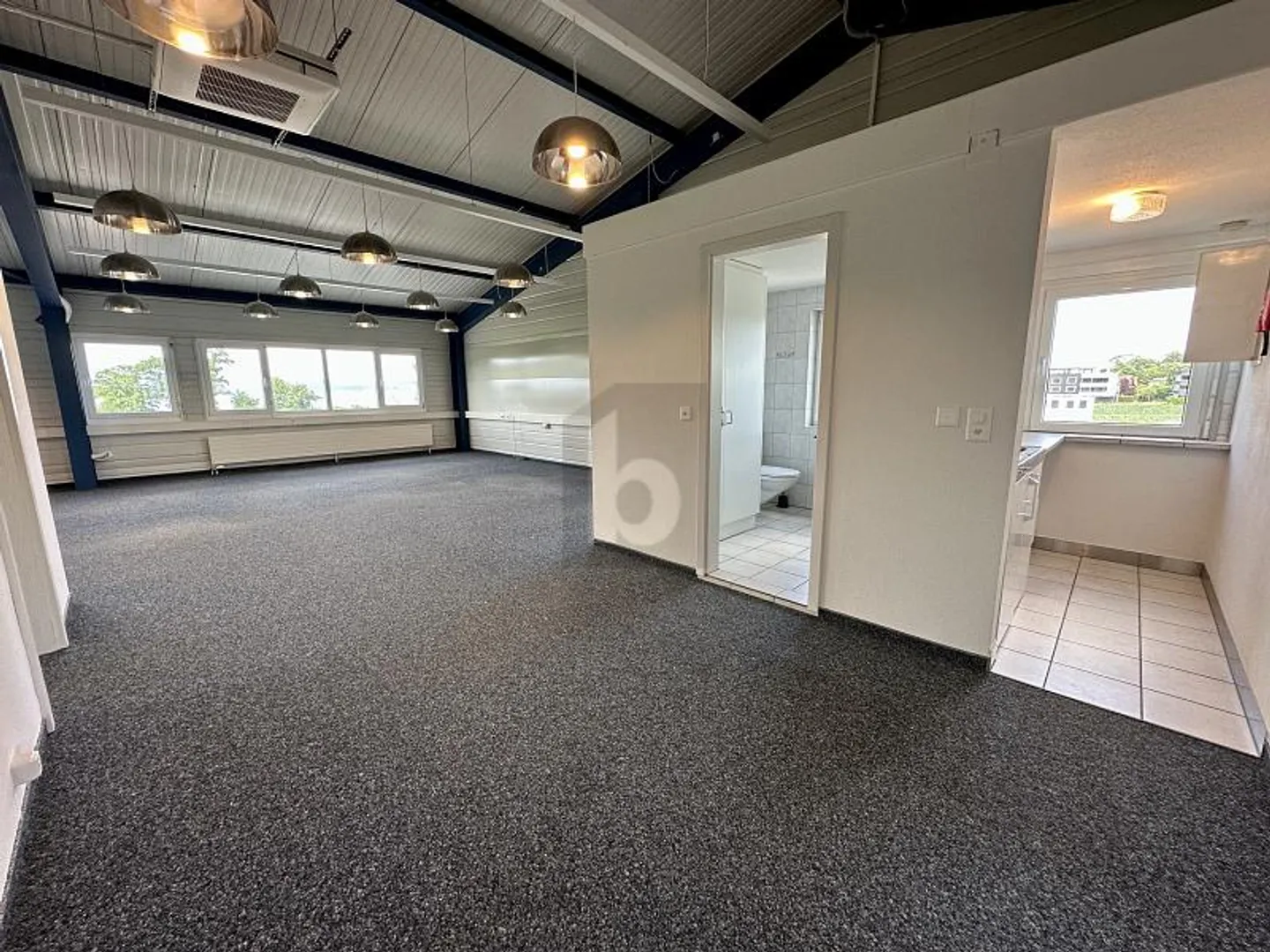 Office space for rent - Photo 4 of 6