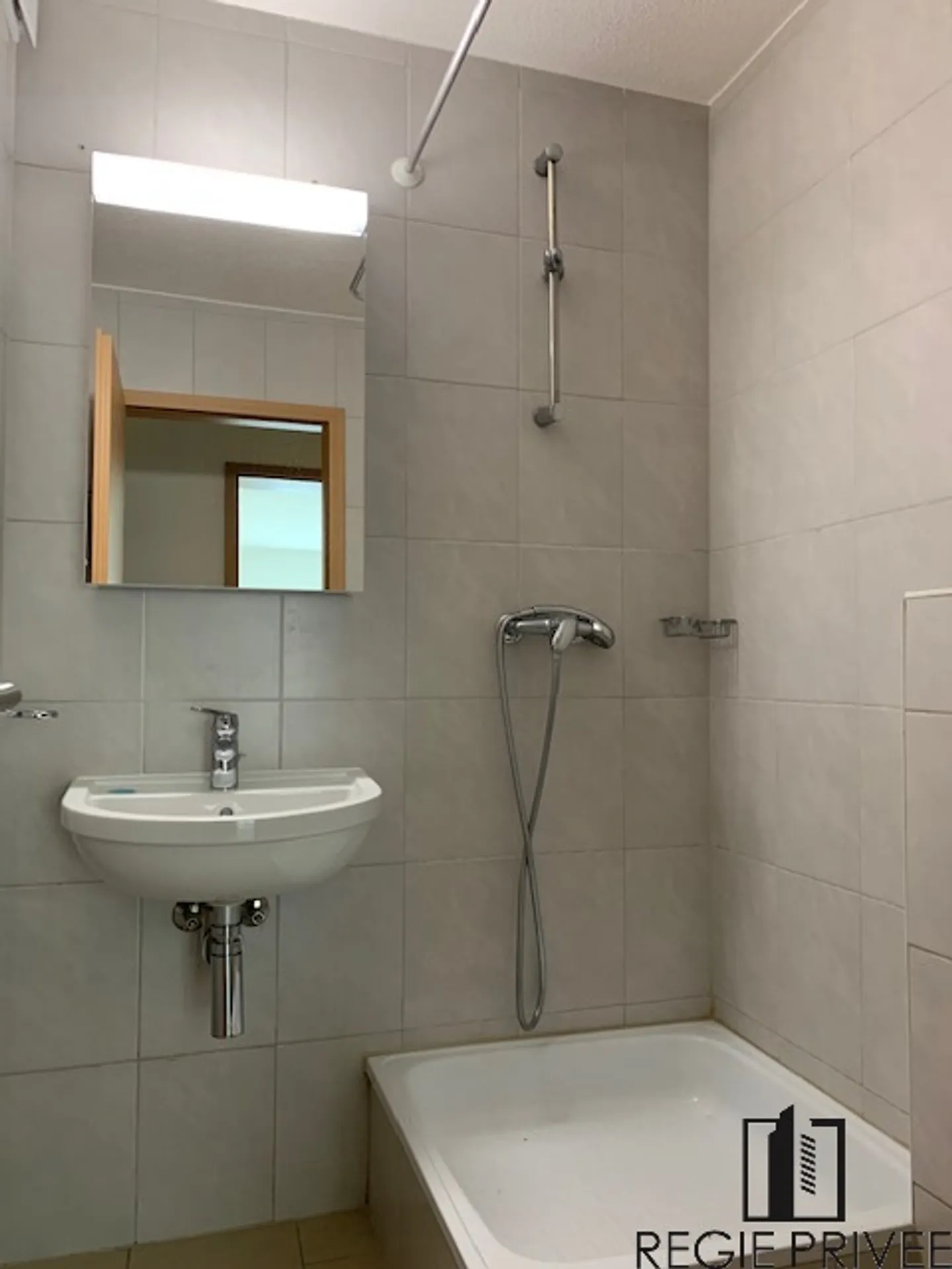 Appartement de 4.5 pièces au 1er étage - Photo 4 sur 9
