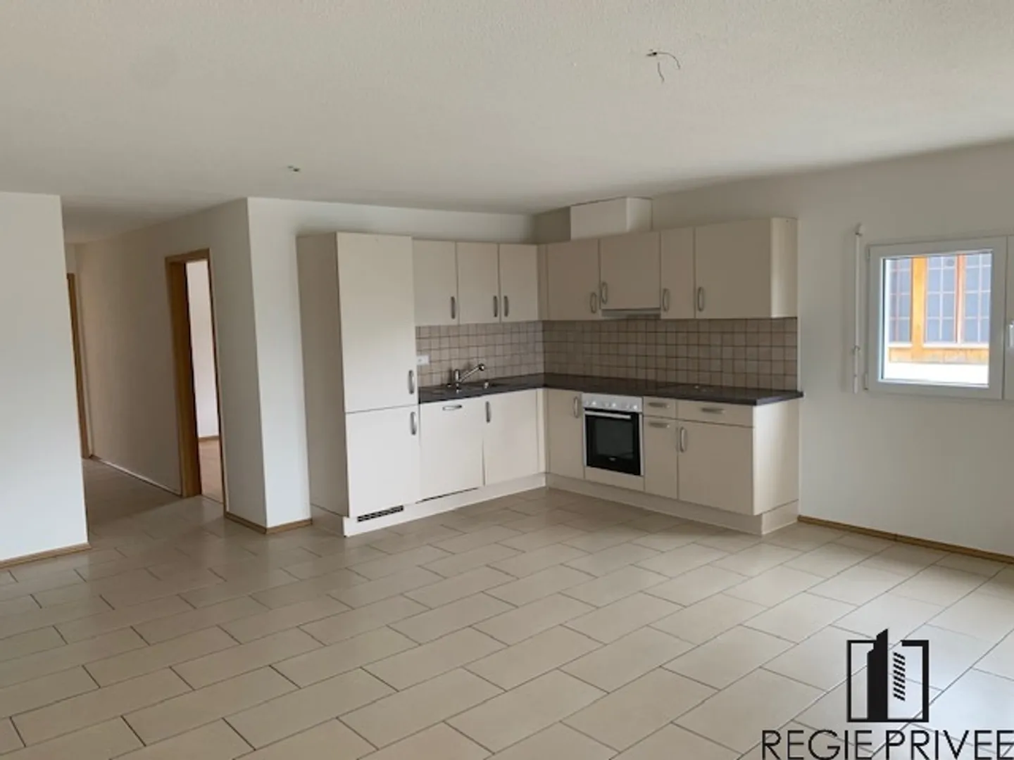 Appartement de 4.5 pièces au 1er étage - Photo 1 sur 9