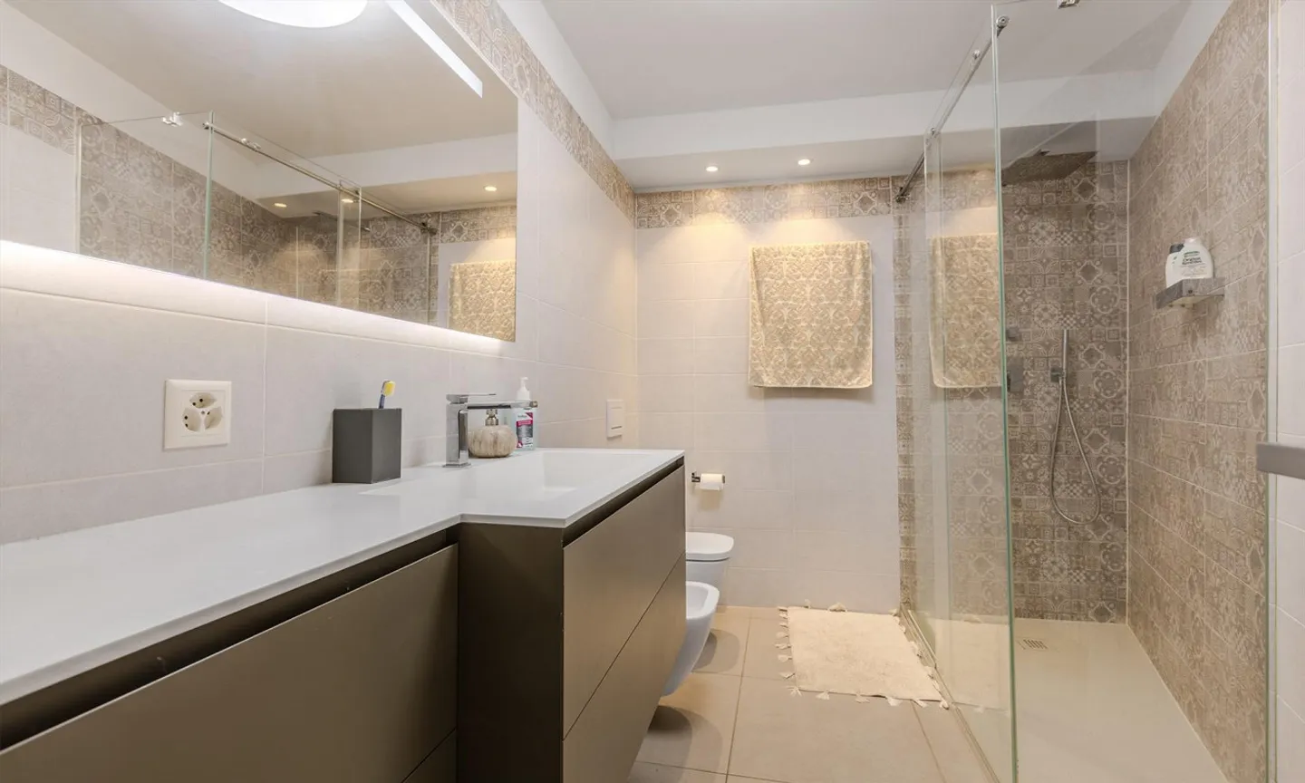 Maison historique fascinante avec 5,5 pièces à Melide - Photo 5 sur 9