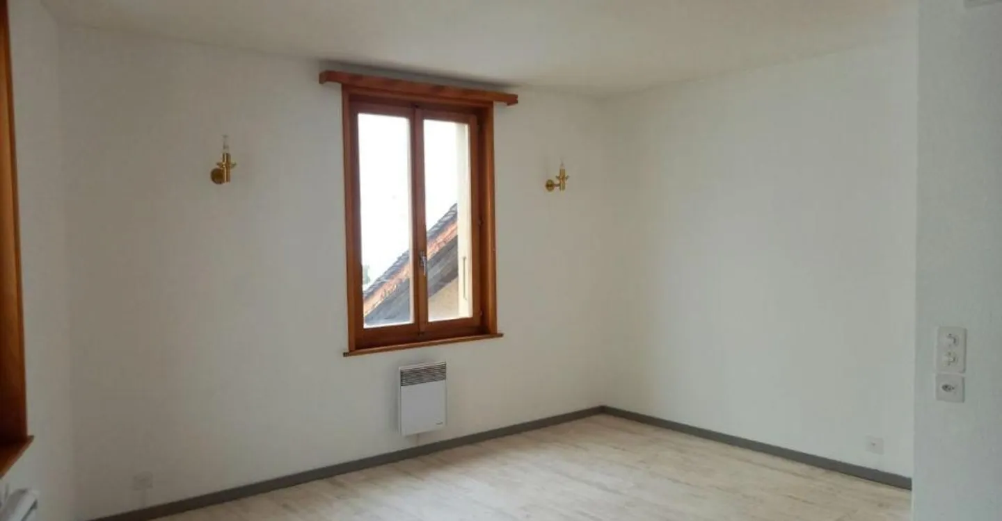 Kleines Ertragsgebäude im Herzen von Fully - Foto 2 von 12