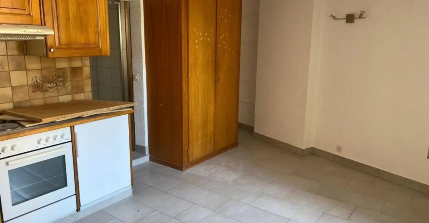 Kleines Ertragsgebäude im Herzen von Fully - Foto 3 von 12