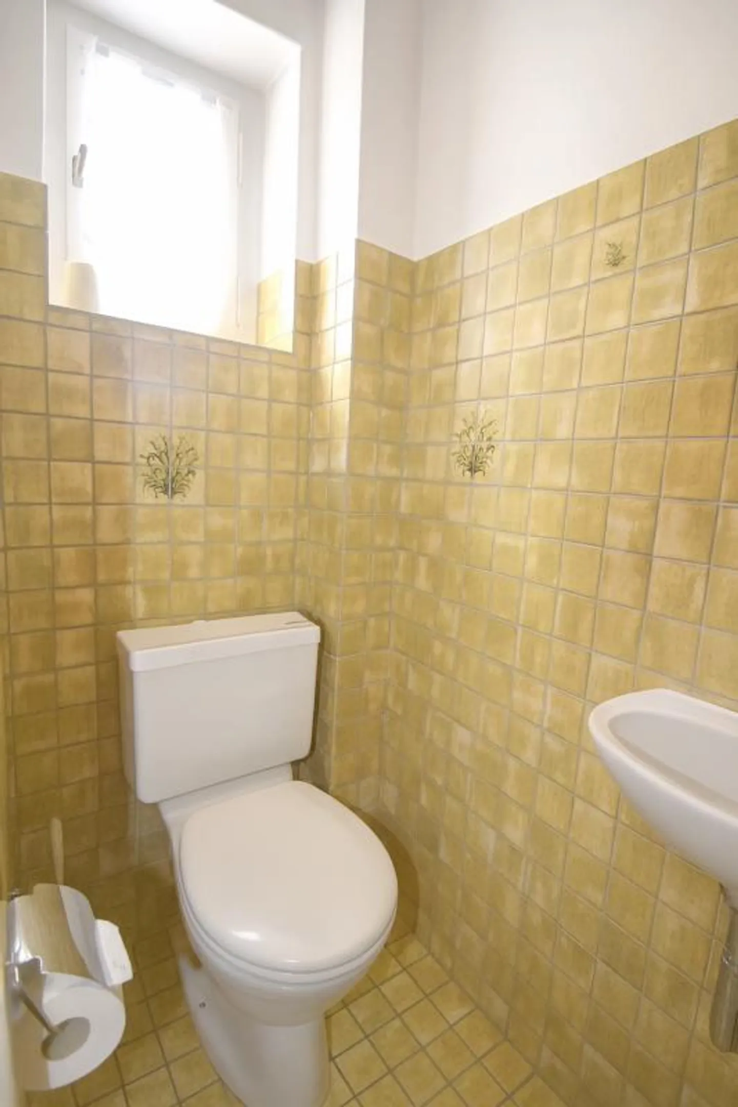 Casa a schiera angolare con potenziale di espansione e idillio da giardino - Foto 10 di 14