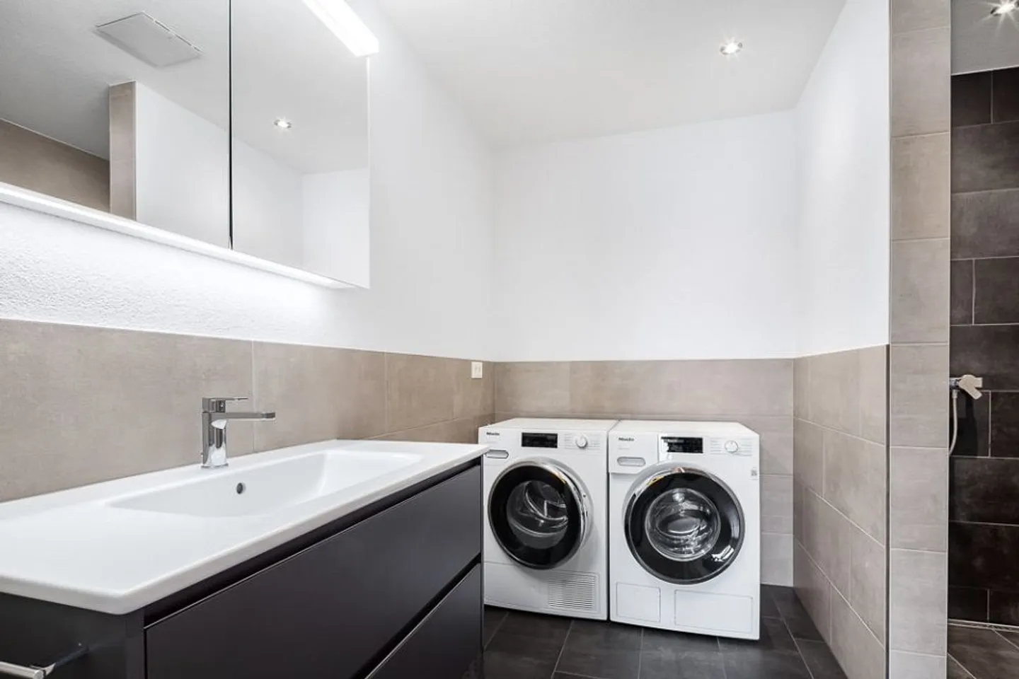 Appartement moderne de 3½ pièces dans la verdure - Photo 9 sur 13